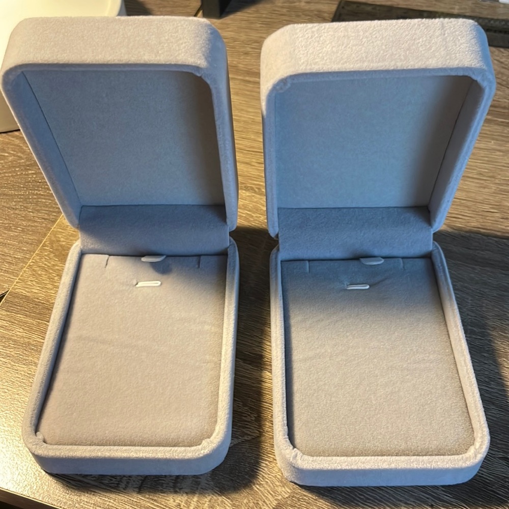 Jewelry Box (Bracelet/necklace) x2